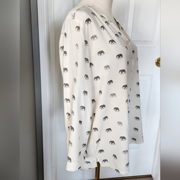 G. H. Bass & Co. Rayon Elephant Print Top - Size Medium - Picture 7 of 10